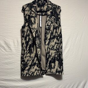 Lululemon Athletica Black and Cream Abstract Vest